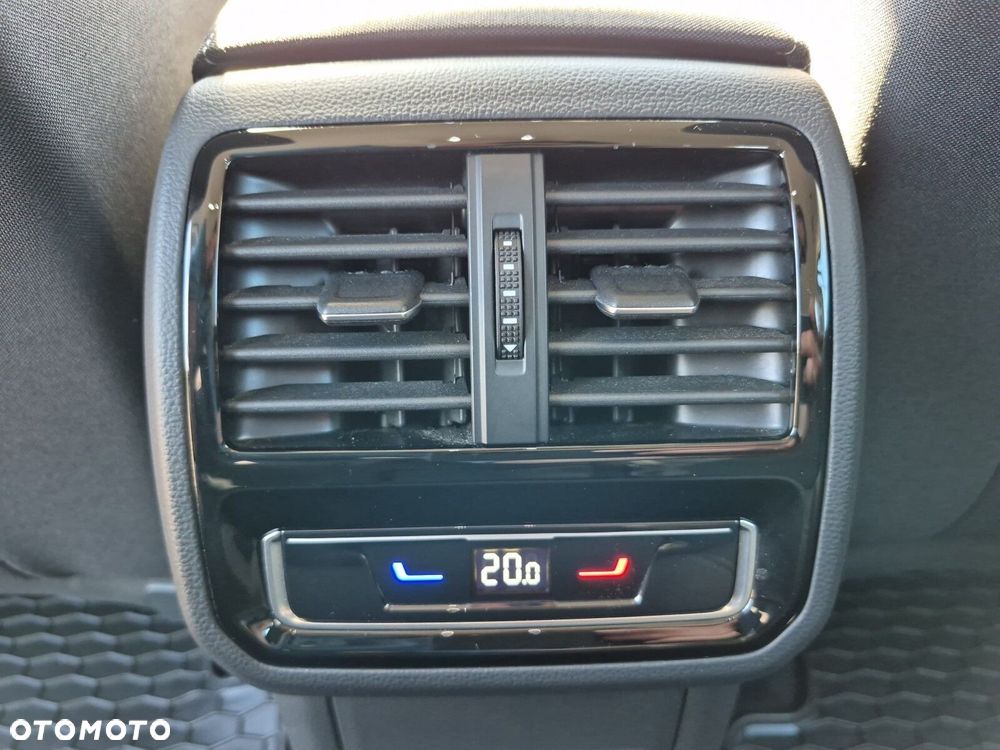 Volkswagen Passat Variant 2.0 TDI SCR Business Plus DSG - 28