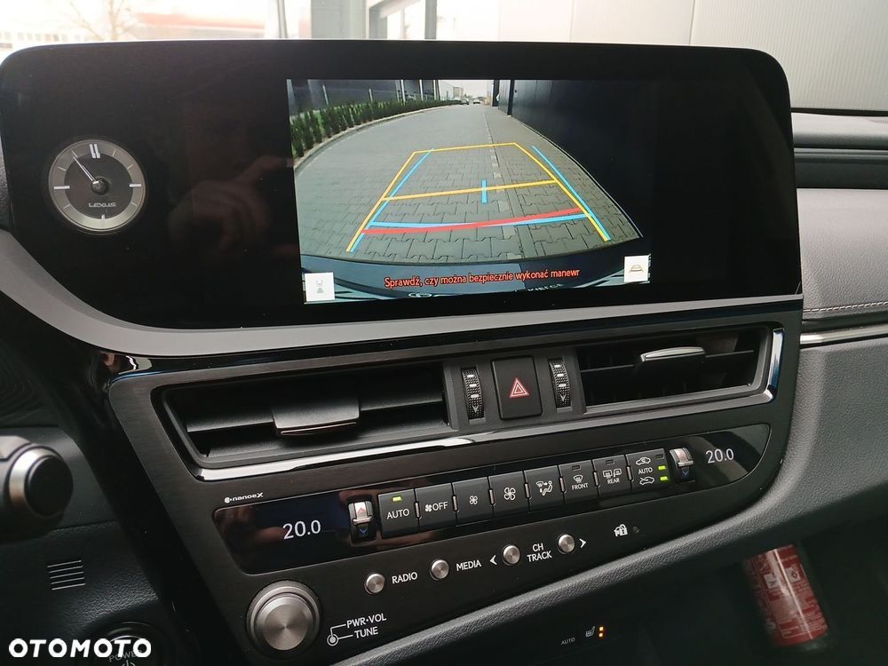 Lexus ES 300h Business Edition - 19