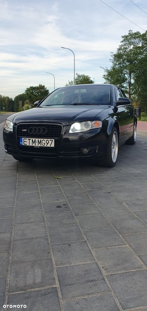 Audi A4 Limousine - 1