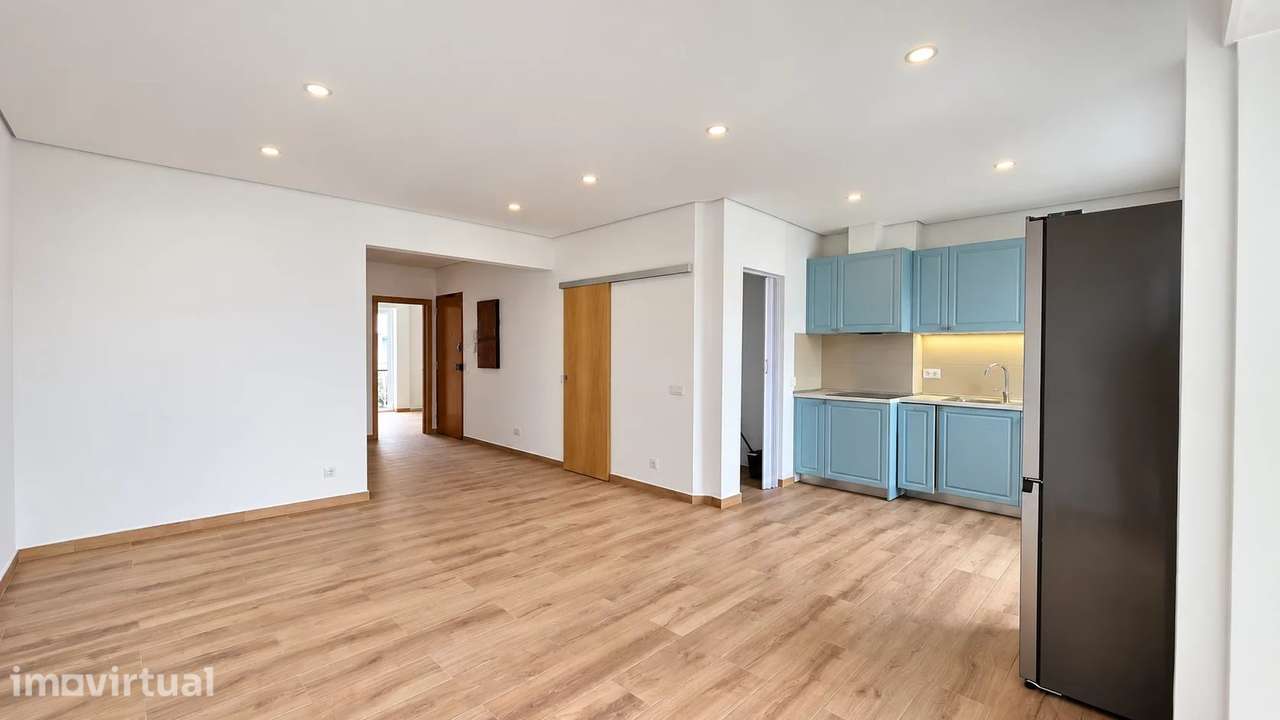 T2 renovado com suite e ar condicionado no centro de Tavira - Grande imagem: 4/21