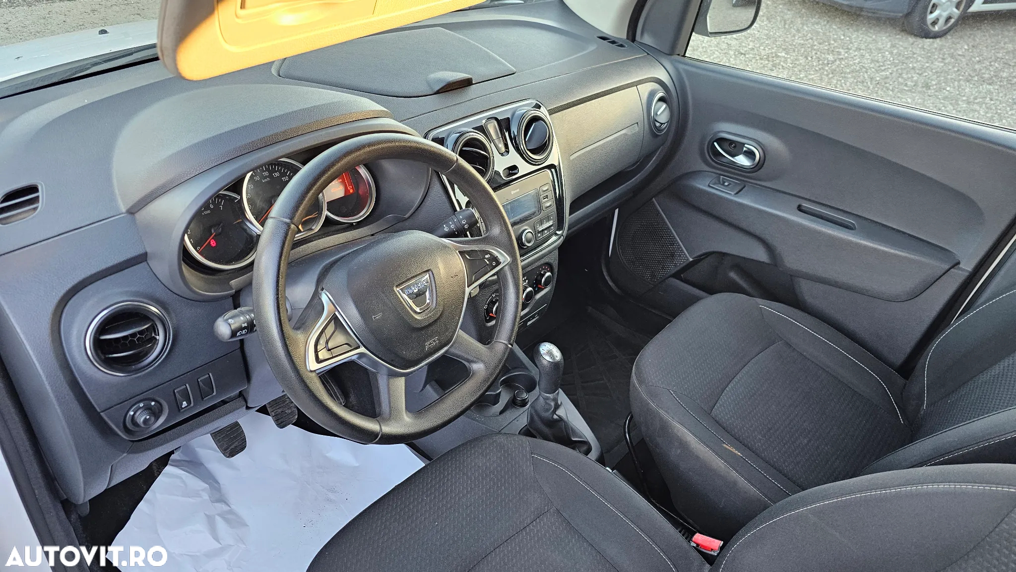 Dacia Lodgy 1.6 SCe Laureate - 11
