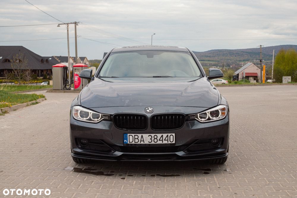 BMW Seria 3 320d xDrive Sport Line - 4