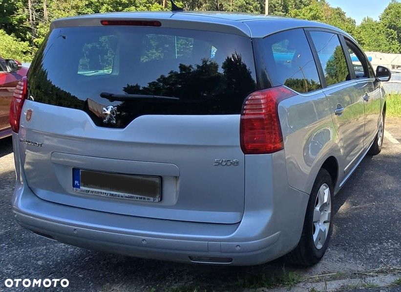 Peugeot 5008 - 5