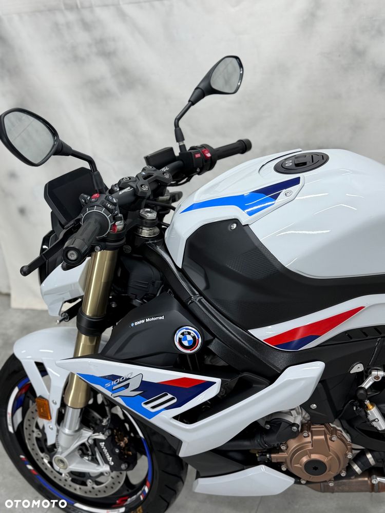 BMW S - 25