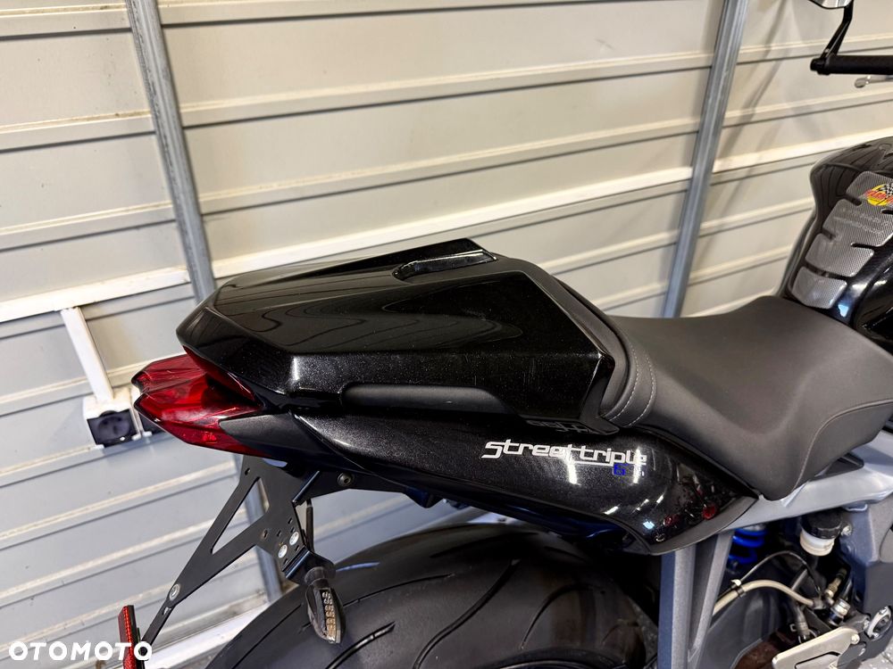 Triumph Street Triple - 4