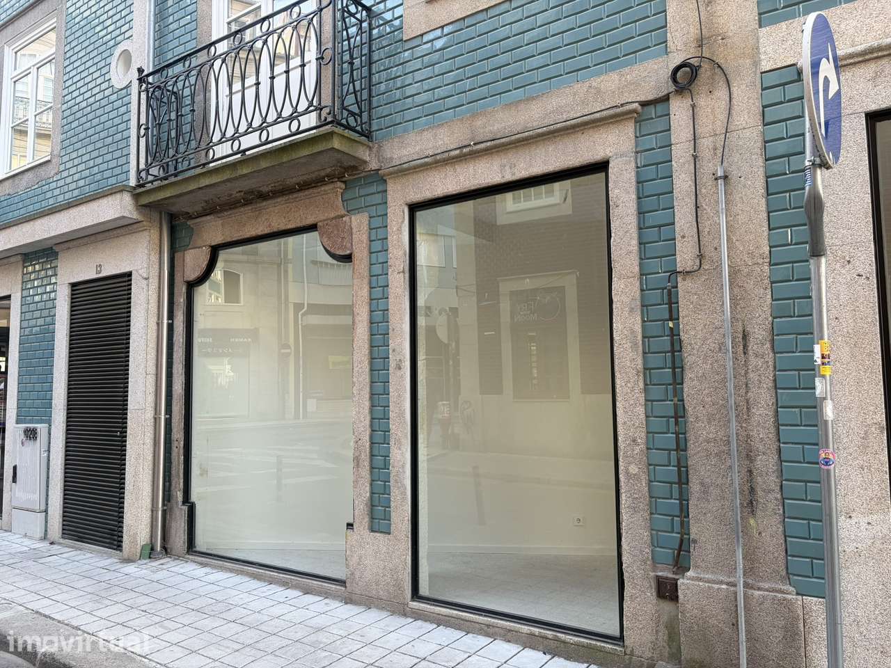 Loja em Edifício Histórico Renovado no Centro do Porto - Grande imagem: 3/11