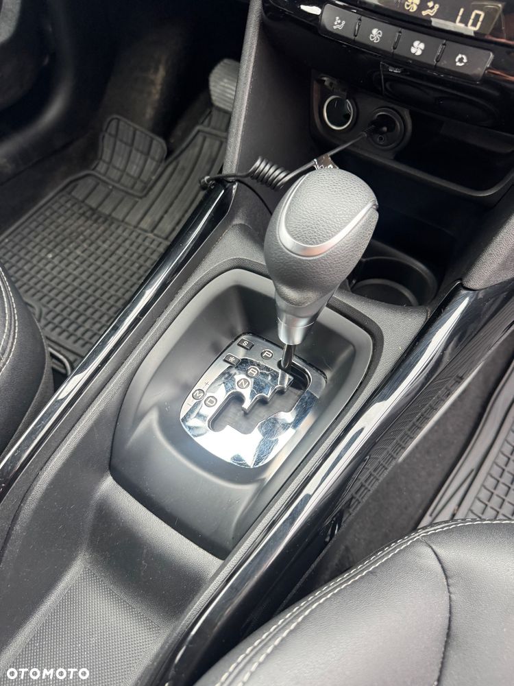 Peugeot 2008 1.2 Pure Tech Allure S&S EAT6 - 13