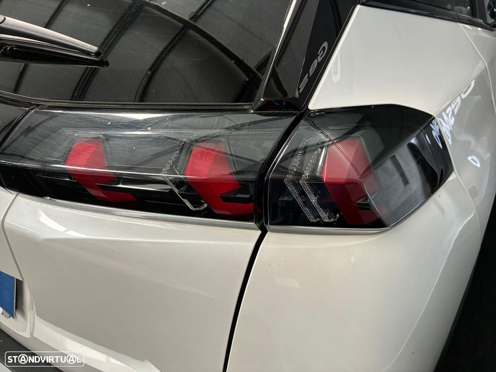 Peugeot 2008 1.2 PureTech GT EAT8 - 10