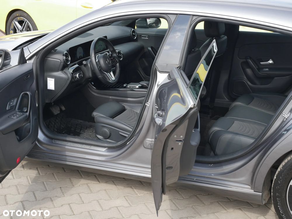 Mercedes-Benz CLA 200 7G-DCT Progressive Line Advanced - 10