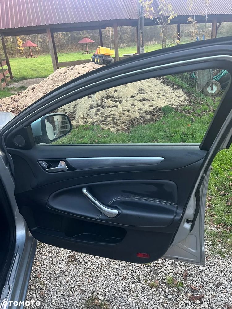 Ford Mondeo 2.2 TDCi Trend - 17