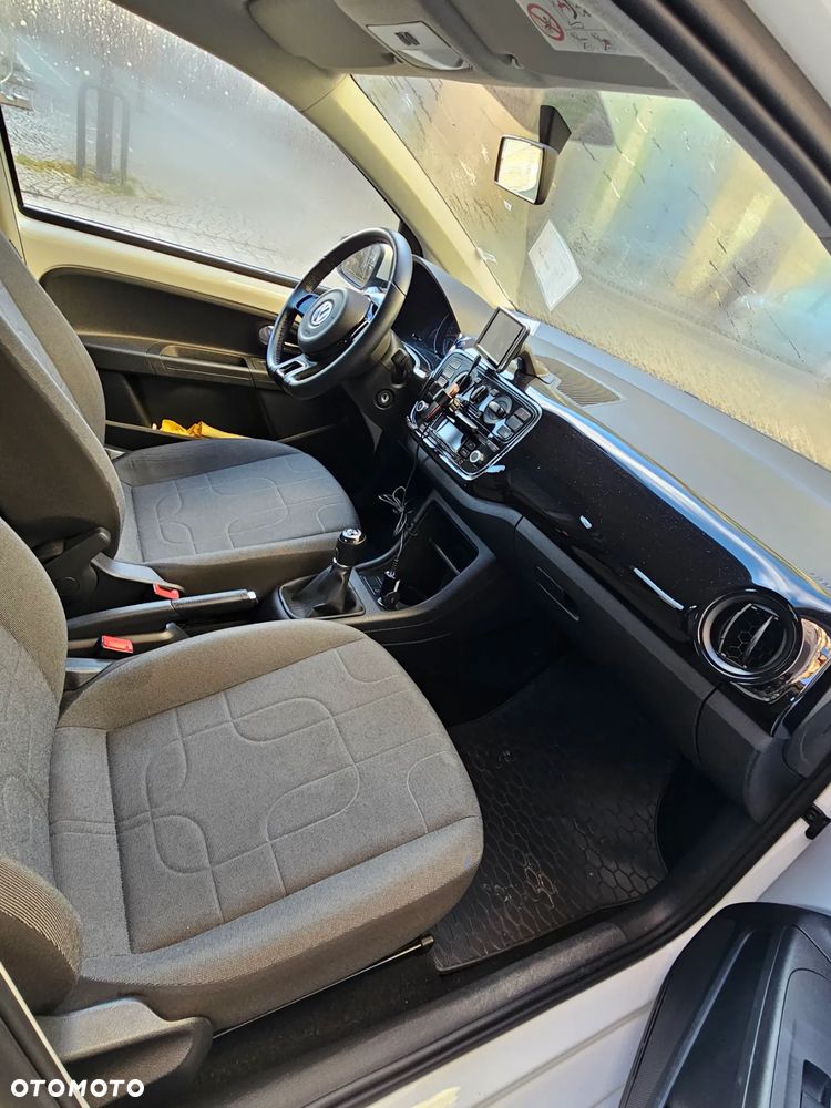 Volkswagen up! 1.0 take - 3