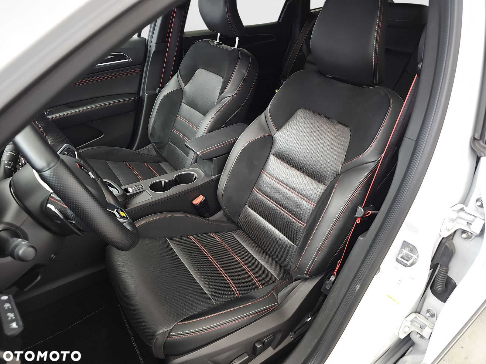 Renault Arkana 1.3 TCe mHEV R.S Line EDC - 13