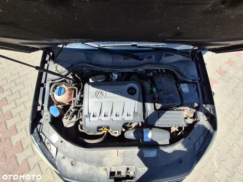 Volkswagen Passat 2.0 TDI DPF Comfortline - 22