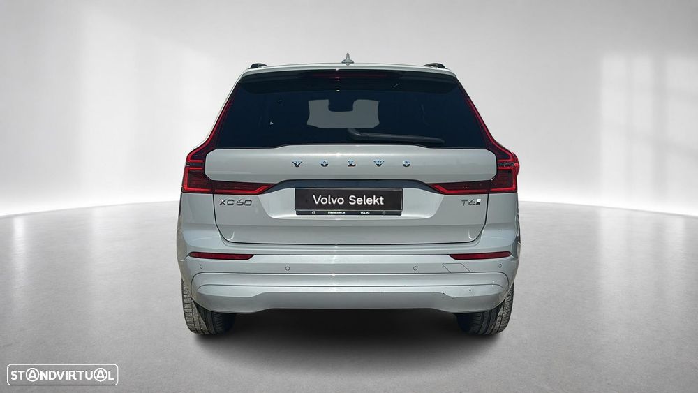 Volvo XC 60 2.0 T6 PHEV Core AWD - 9
