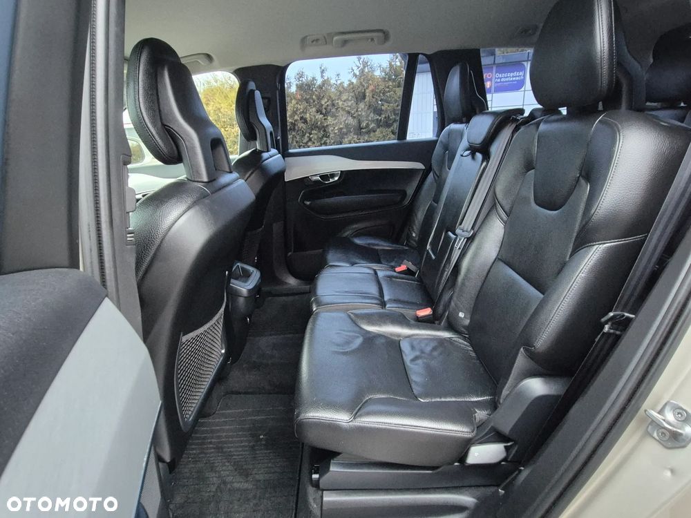 Volvo XC 90 D5 AWD Geartronic Momentum - 25