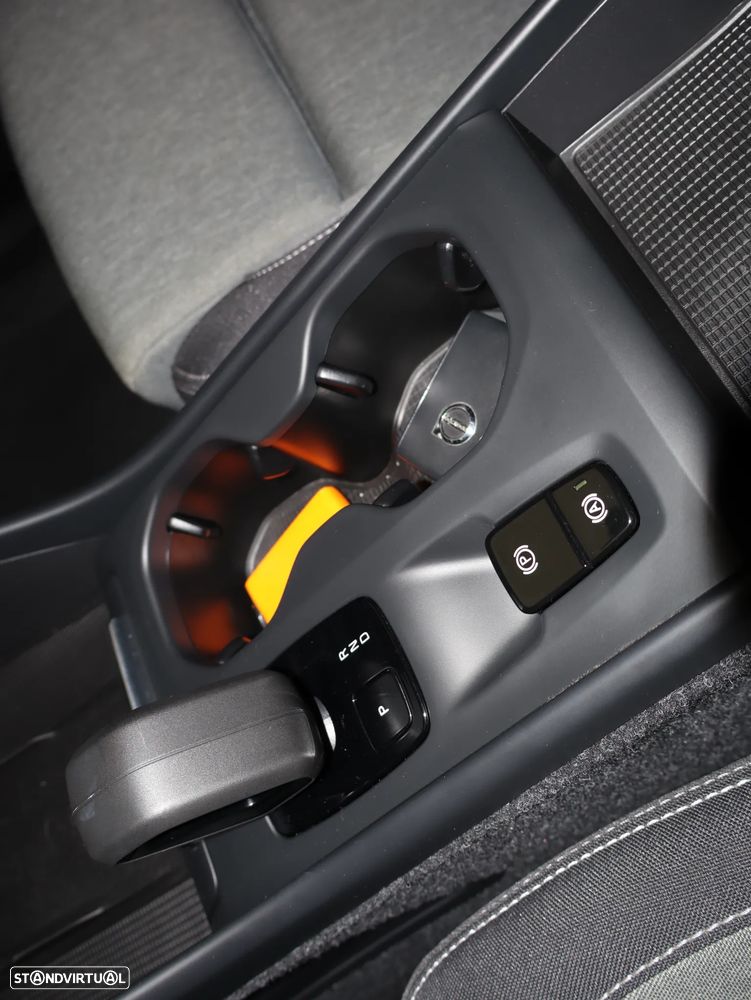 Volvo XC 40 1.5 T4 PHEV Core - 25