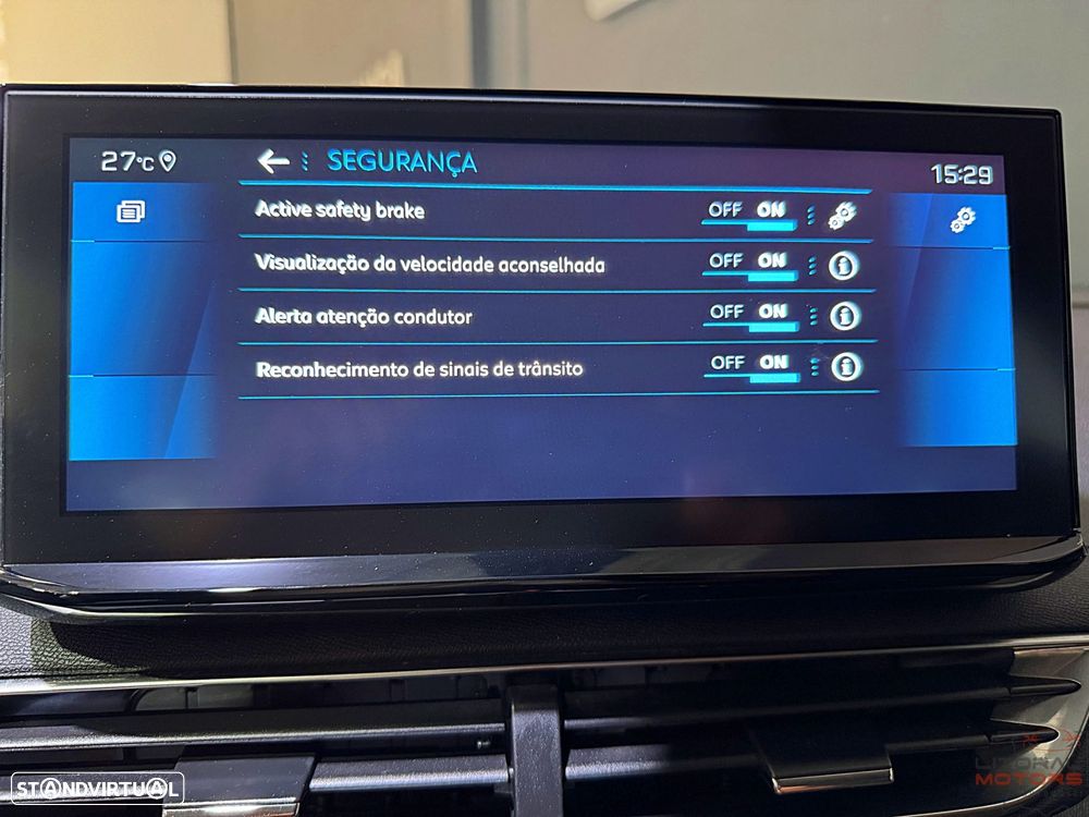 Peugeot 3008 1.2 PureTech Allure Pack EAT8 - 34