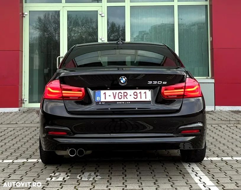 BMW Seria 3 330e iPerformance Advantage - 31