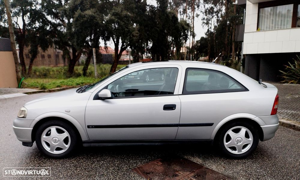 Opel Astra 1.6i Sport - 16