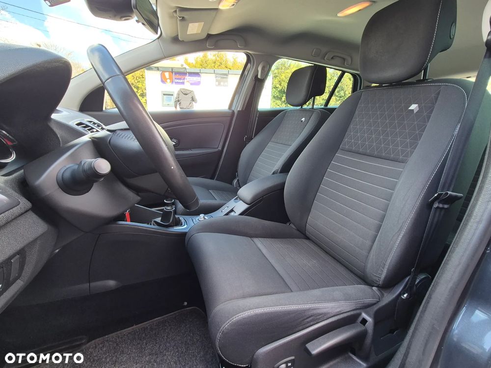 Renault Megane ENERGY dCi 110 Start & Stop LIMITED - 23