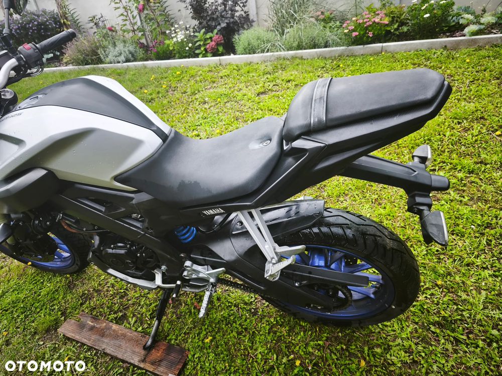 Yamaha MT - 12