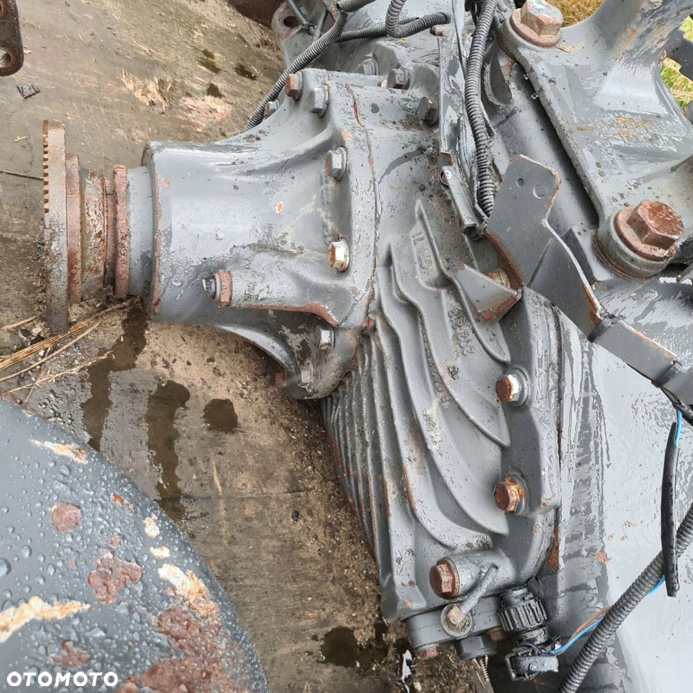 Most dyfer pochwa zwolnice mercedes Axor Arocs Actros 4x4 - 4