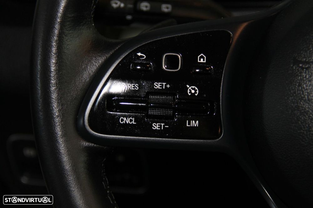 Mercedes-Benz GLB 180 d - 16