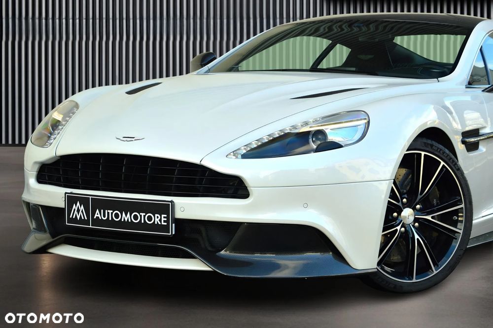 Aston Martin V12 Vanquish - 2