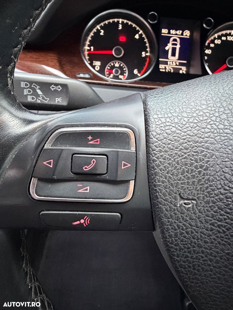 Volkswagen Passat 2.0 TDI BlueMotion Technology Highline - 24