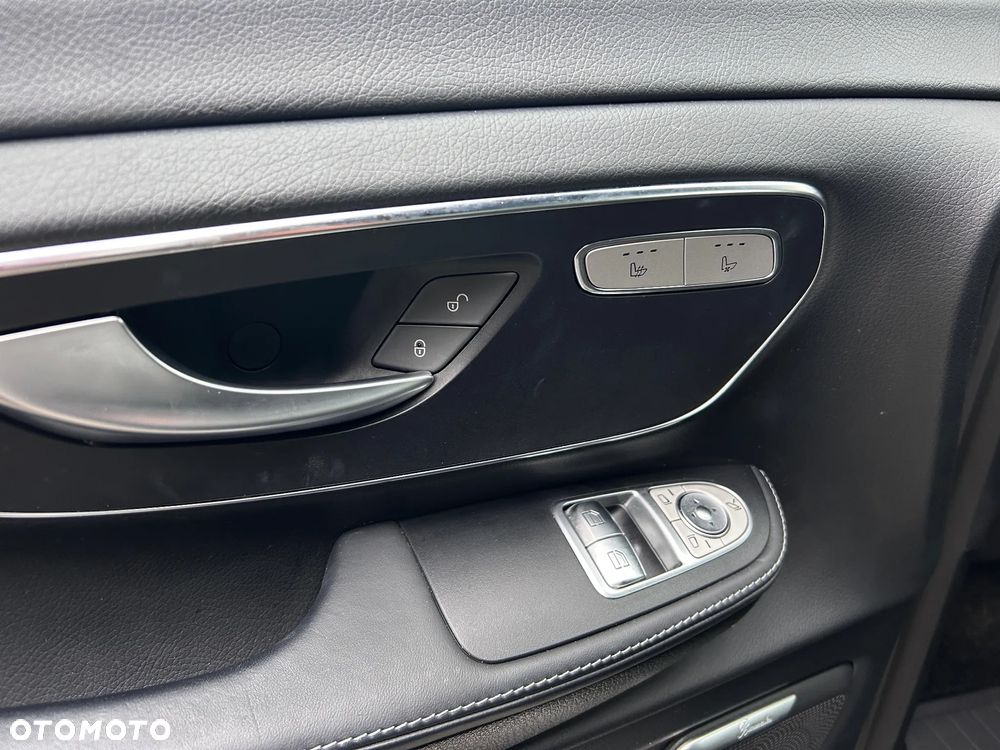 Mercedes-Benz Klasa V - 14