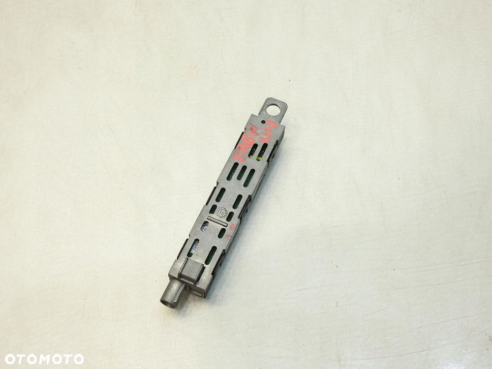 WZMACNIACZ ANTENOWY SKODA FABIA II 5J0035577 - 6