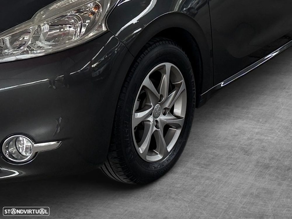 Peugeot 208 1.4 HDi Access - 5