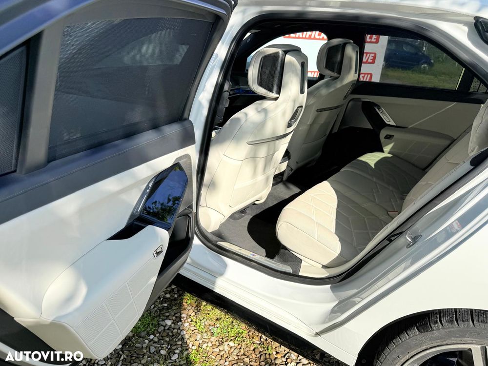 BMW Seria 7 - 12