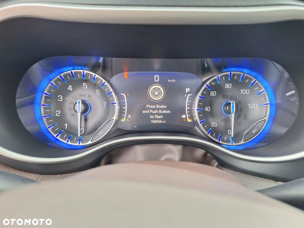 Chrysler Pacifica - 21