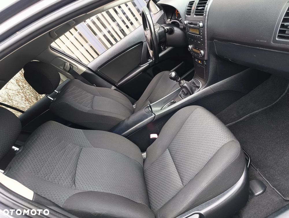 Toyota Avensis 2.0 Sol plus - 23