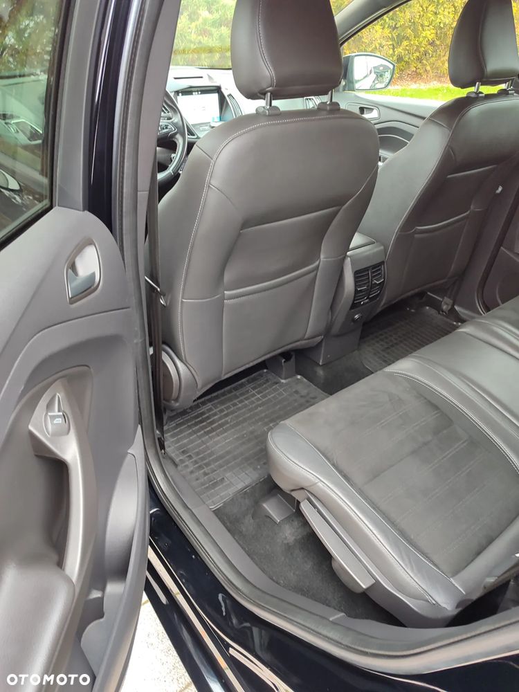 Ford Kuga 1.5 EcoBoost 2x4 ST-Line - 19