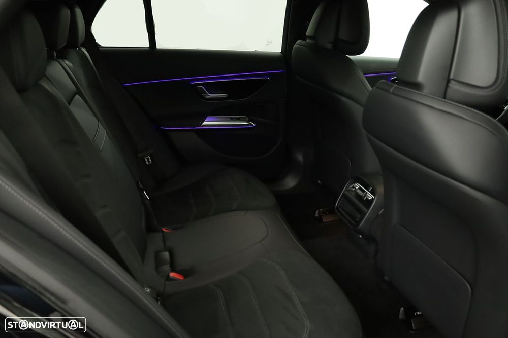 Mercedes-Benz E 300 Standard - 24