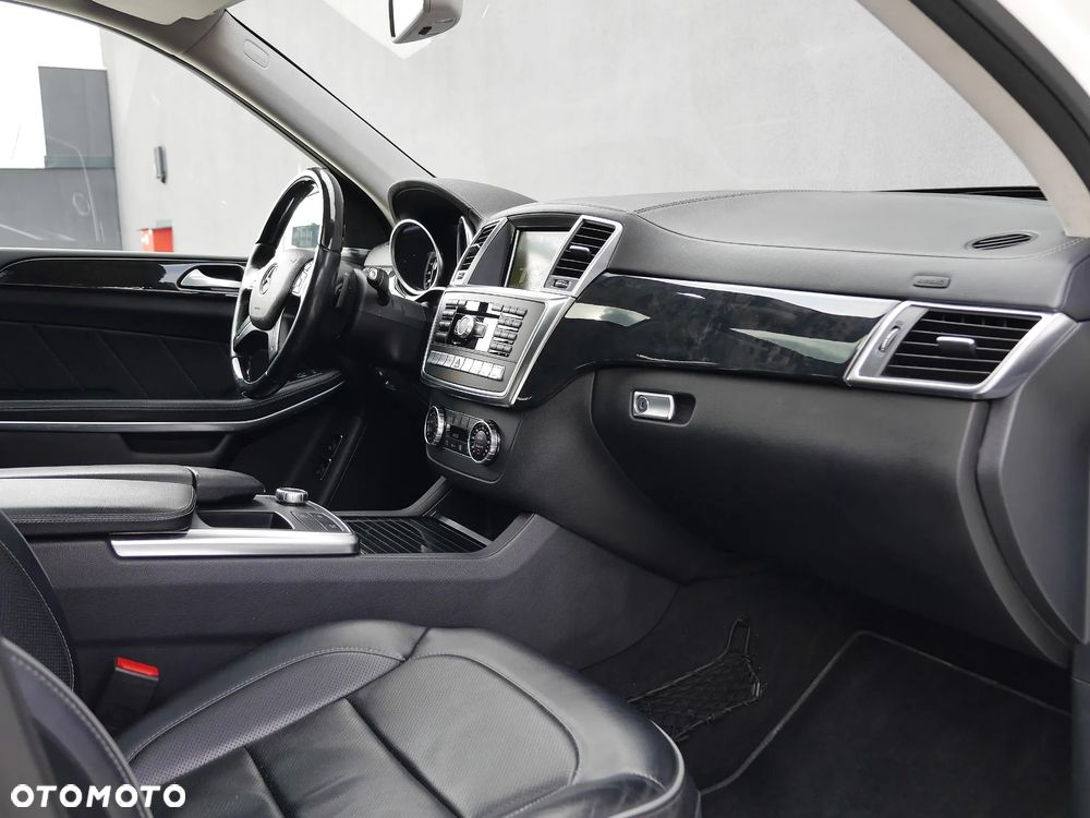 Mercedes-Benz GL 500 4-Matic - 25