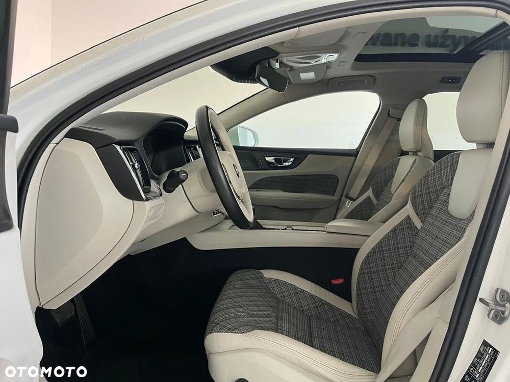 Volvo V60 D4 Drive-E Momentum - 20