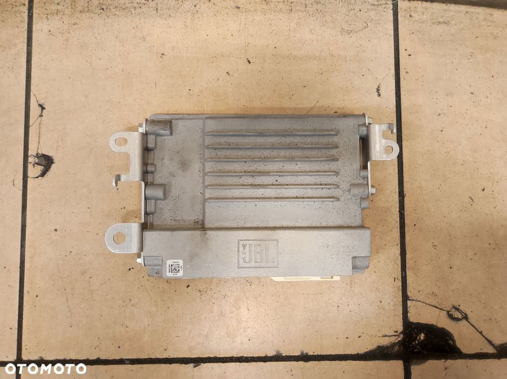 wzmacniacz radia subwoofera jbl rav4 v 5 - 2