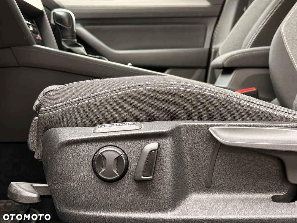 Volkswagen Passat Variant 1.5 TSI EVO Business DSG - 25