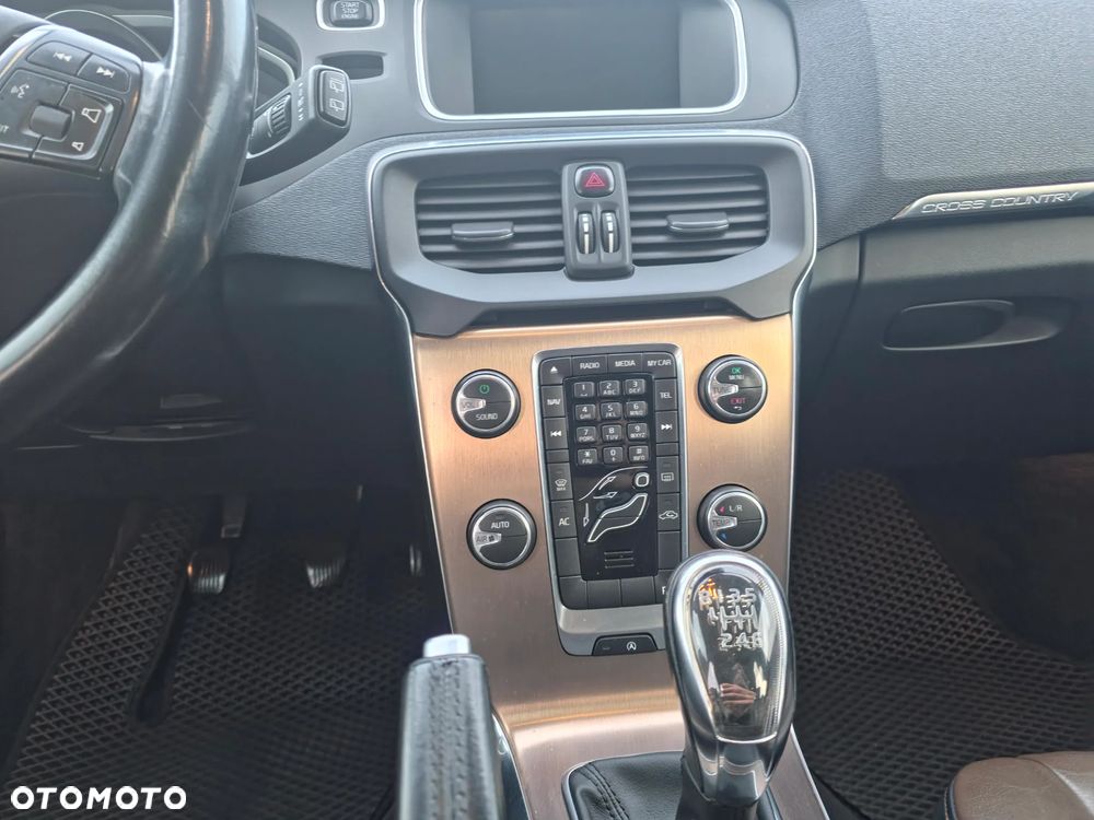 Volvo V40 D2 Momentum - 17
