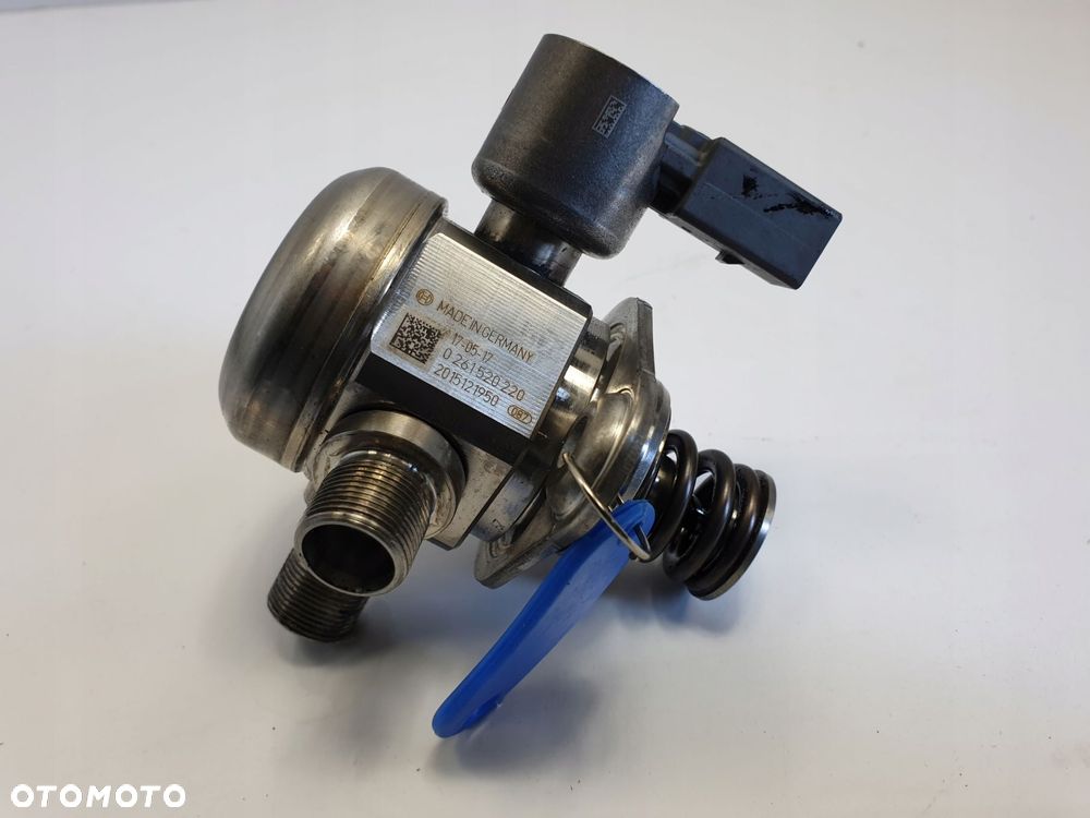 Mercedes W205 3.0 V6 POMPA PALIWA 0261520220 - 7