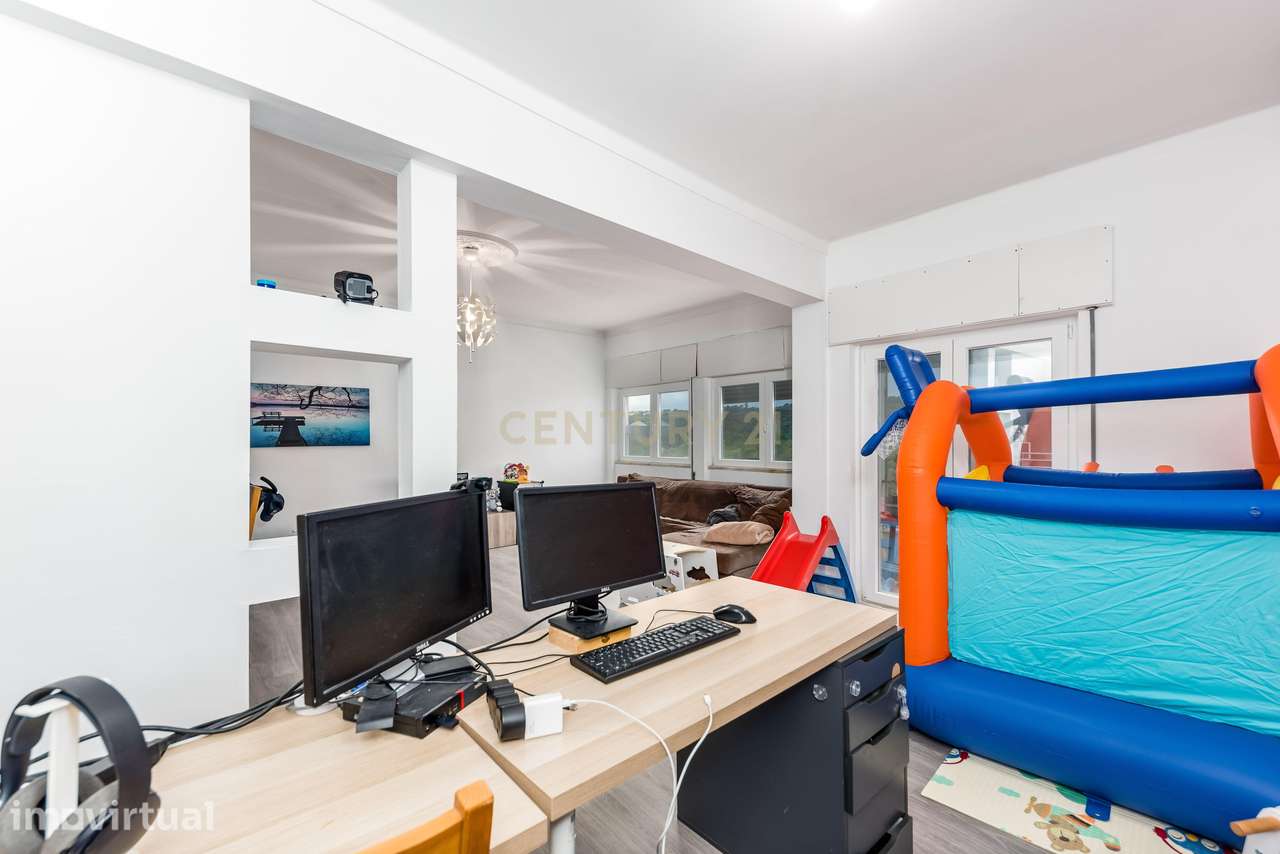 Apartamento T4 transformado em T3 Renovado em Abrantes - Grande imagem: 3/35