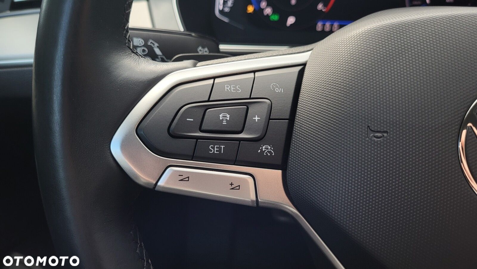Volkswagen Passat - 24