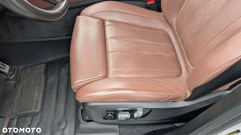 BMW X5 xDrive40i - 18
