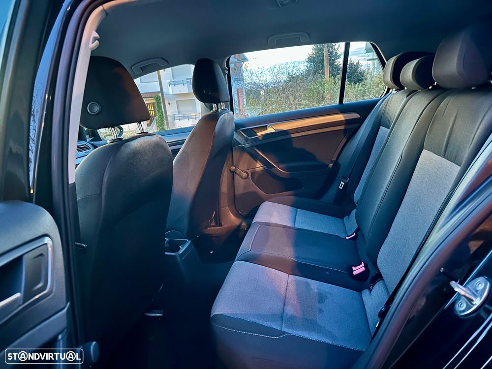 VW Golf 1.6 BlueTDI Trendline - 19