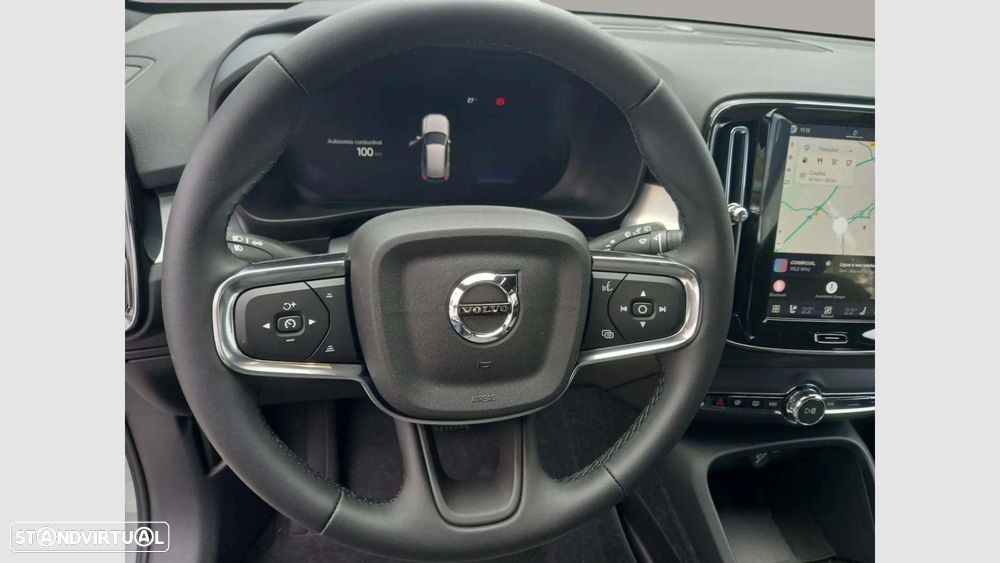 Volvo XC 40 2.0 B3 Plus Dark - 15