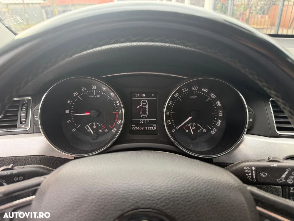 Skoda Superb 2.0 TDI DSG Ambition - 12