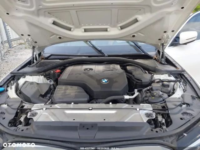 BMW Seria 3 330i - 13